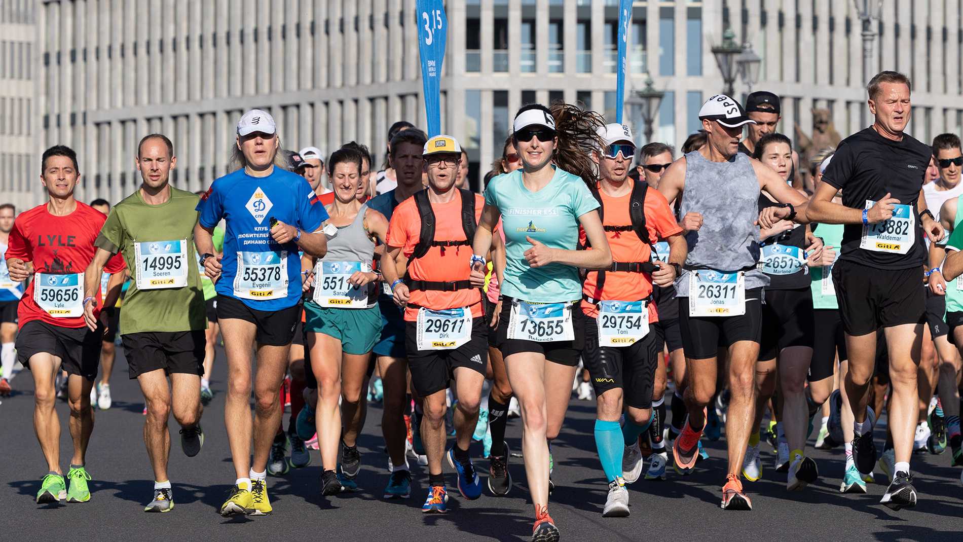 berlin marathon runners.jpg