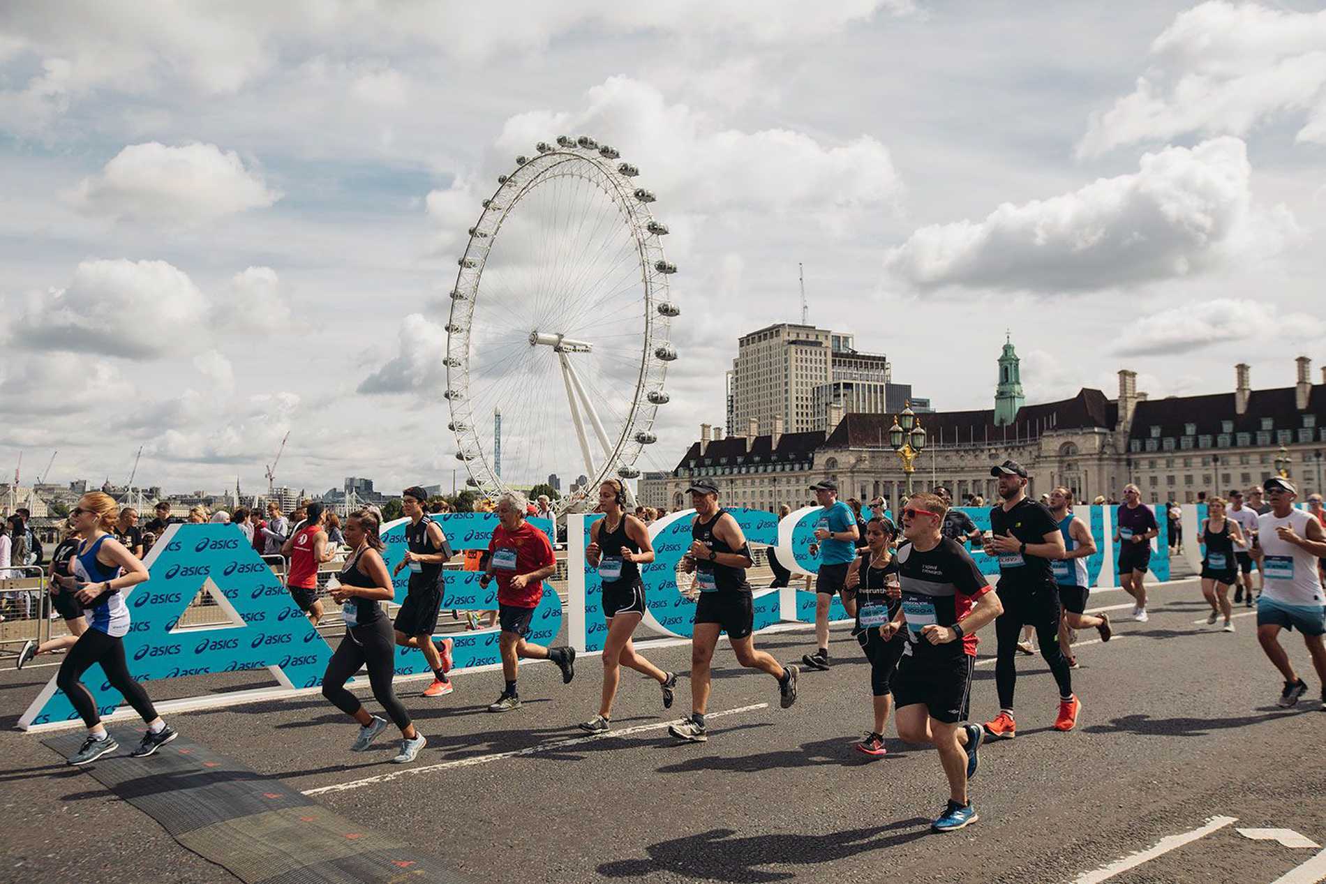 asics-london-10k london eye.jpg