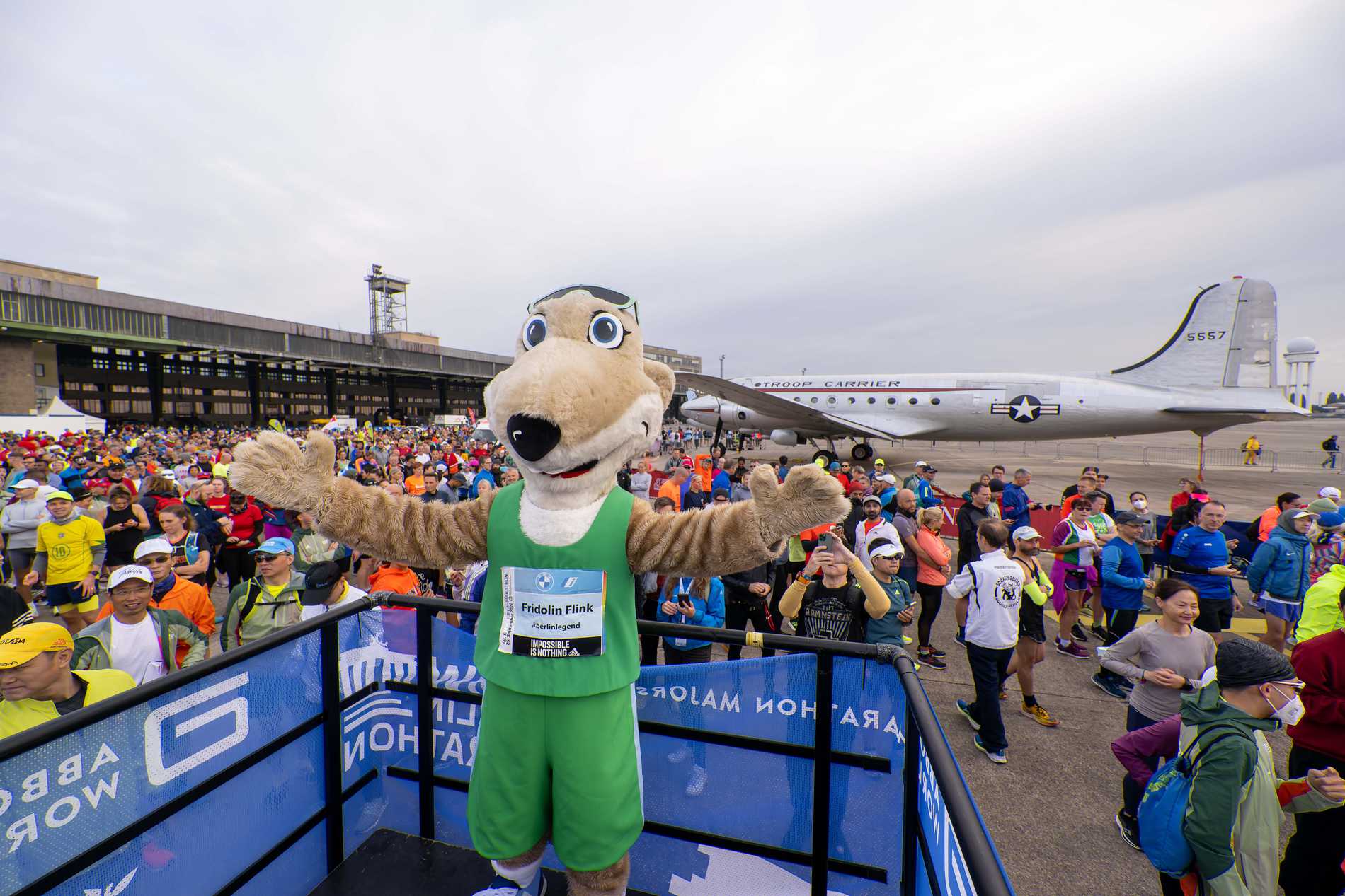 berlin marathon expo airport.jpg
