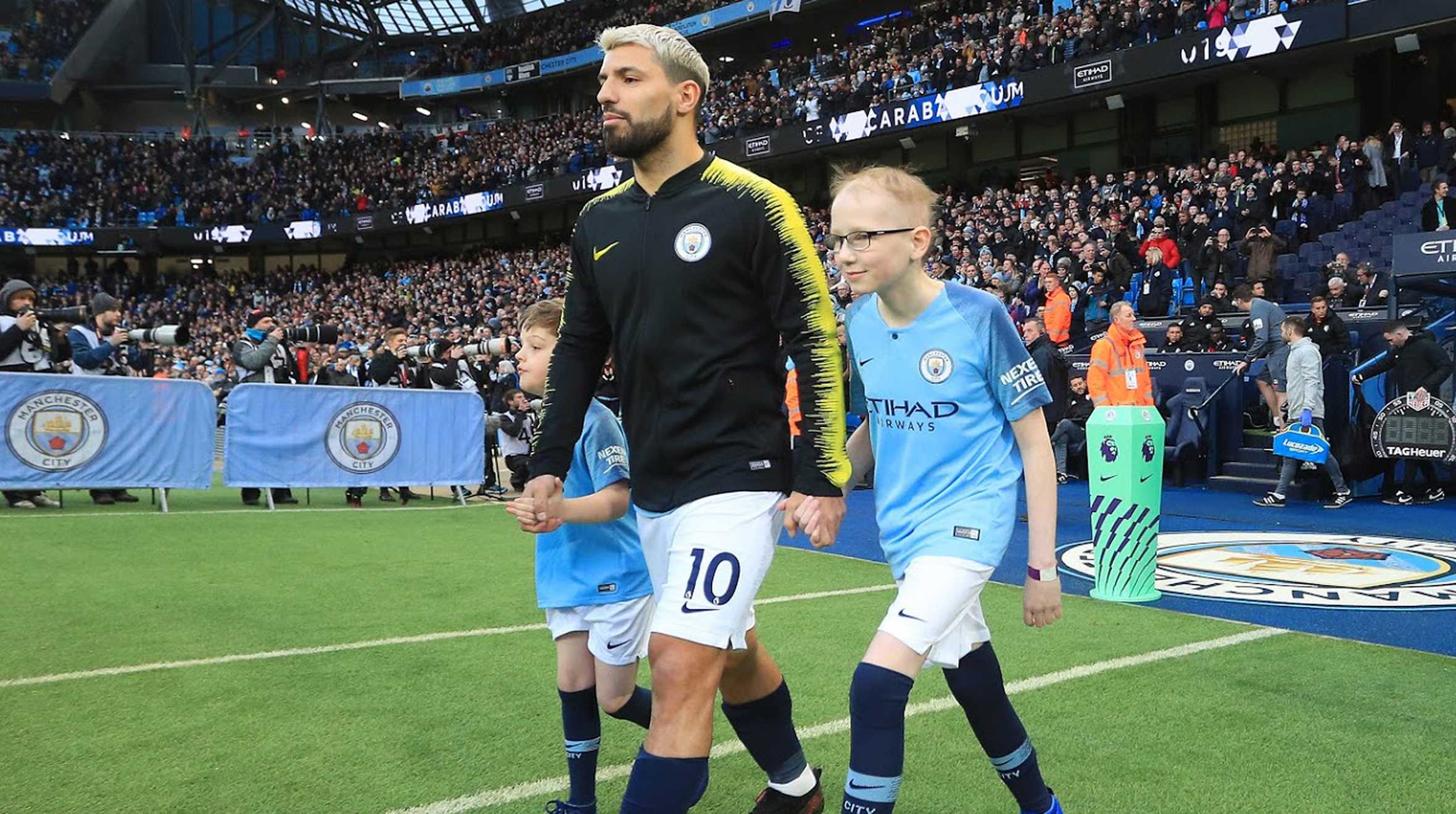 Ryan walking out with Aguero