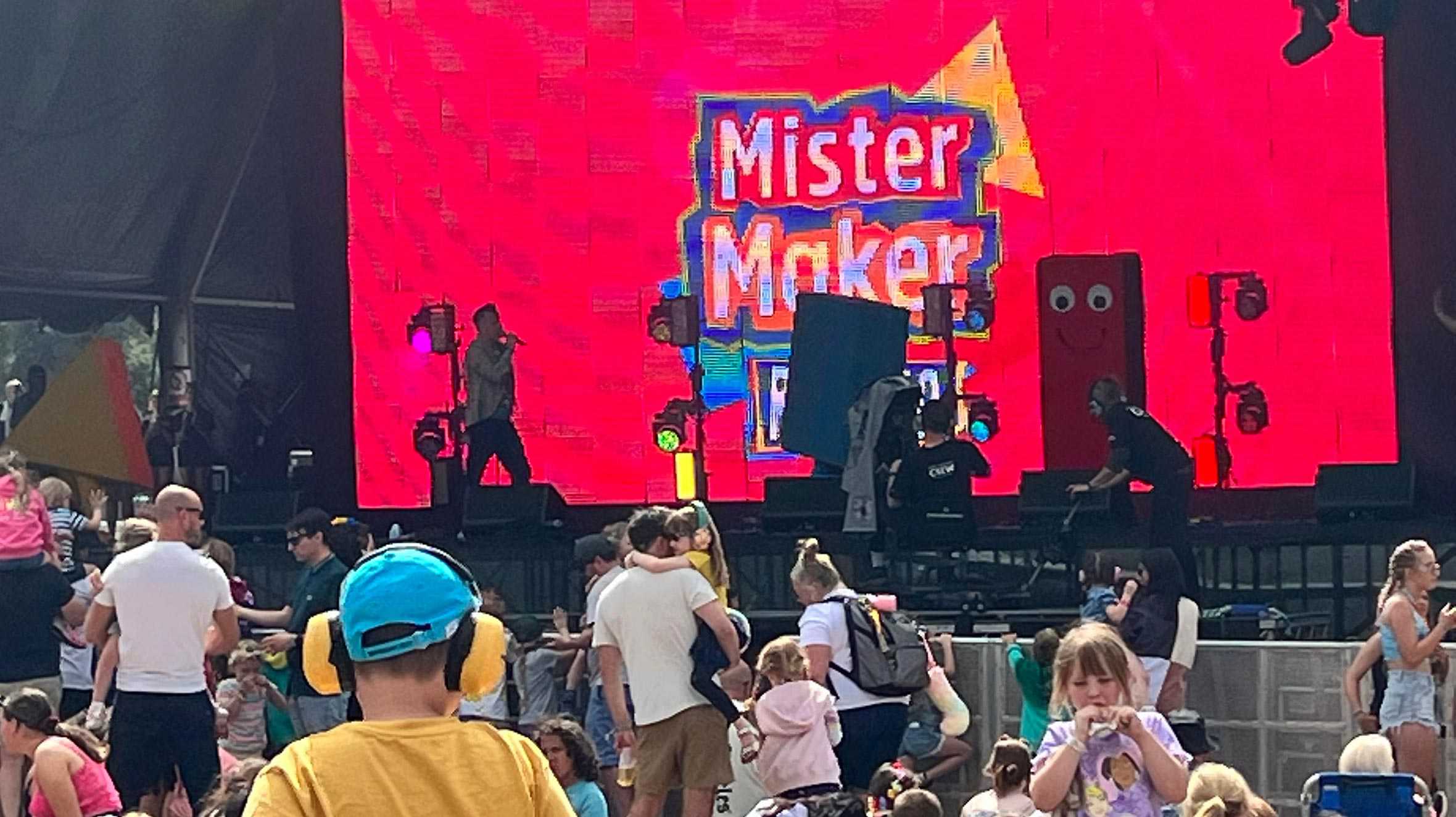 Mister Maker performing at Camp Bestival.